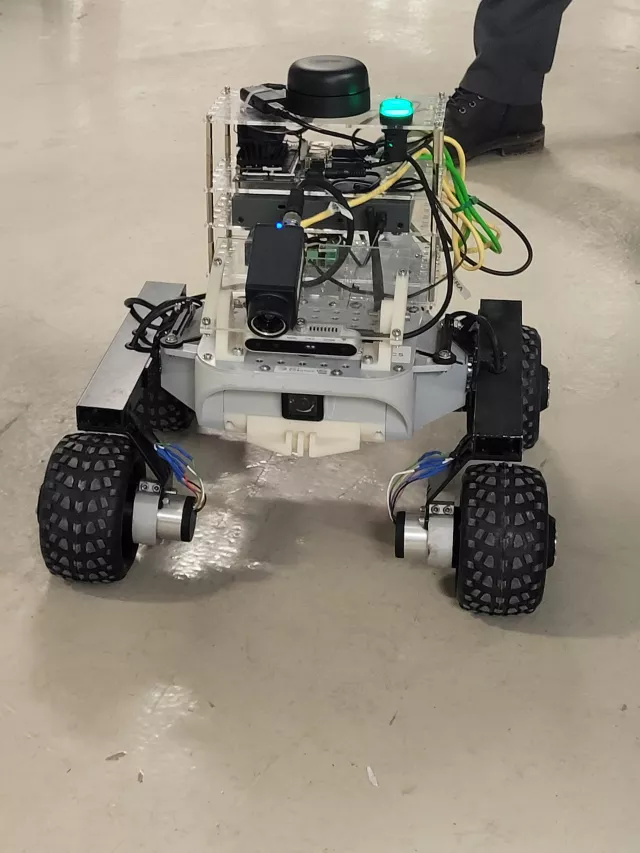 Leak detecting robot front on