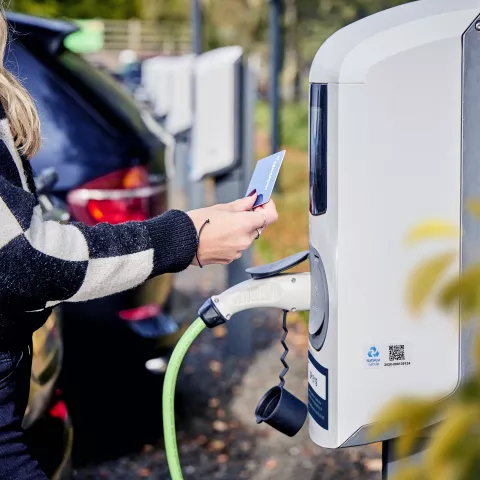 Illustration of Breaking free from the pilot project trap: A guide to successful EV adoption