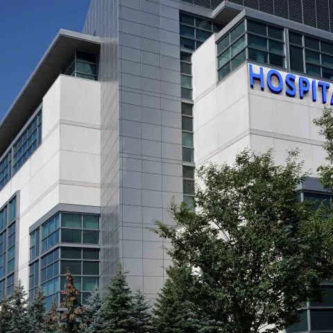 Illustration of Time to turn up the heat on hospital decarbonisation